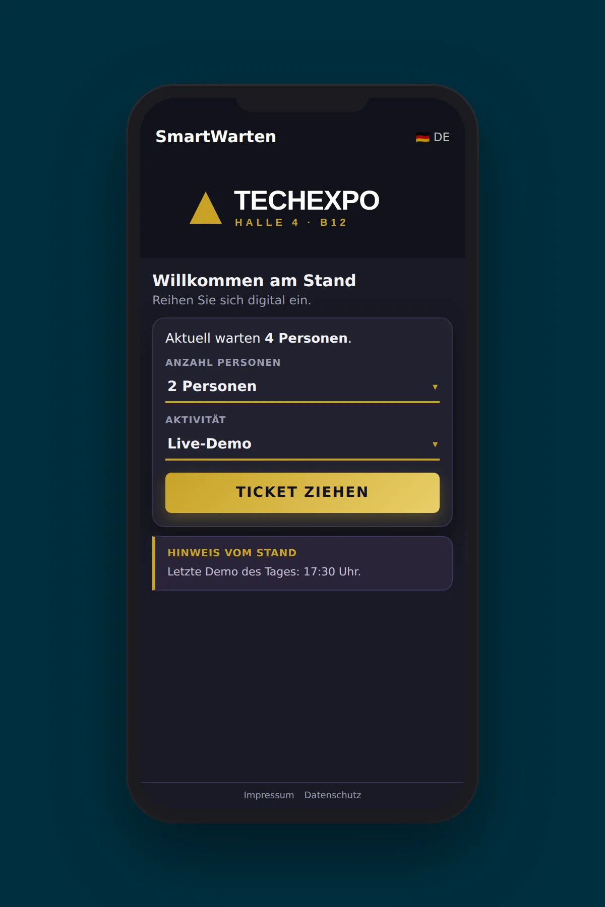 SmartWarten am Messestand: Warteticket im dunklen Aussteller-Branding